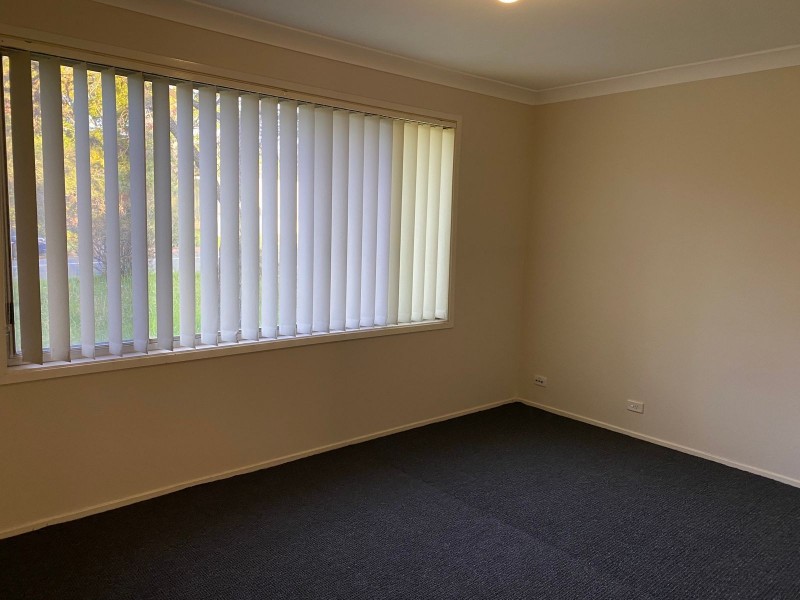 11 Lindsay Crescent, South Penrith NSW 2750