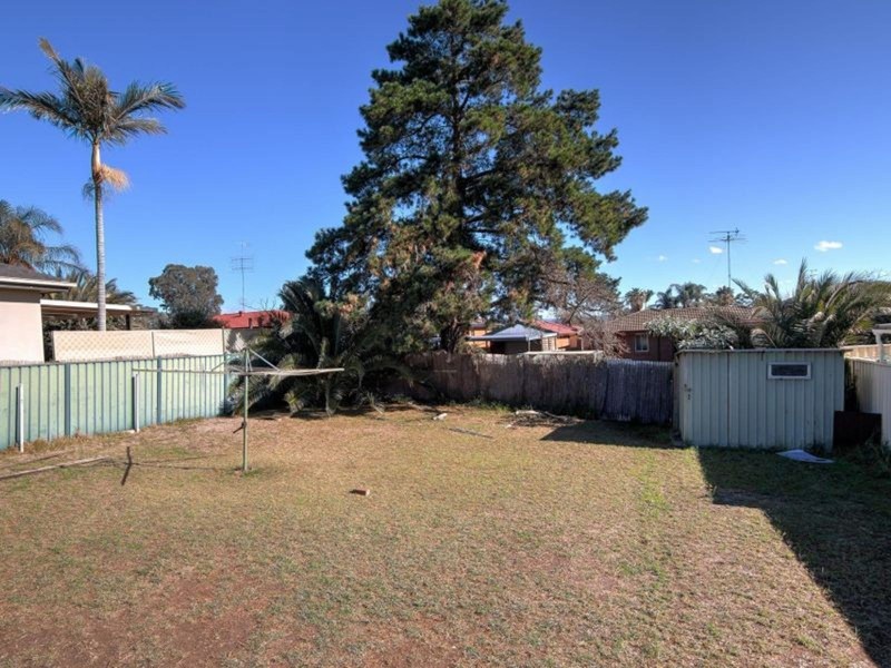 11 Lindsay Crescent, South Penrith NSW 2750