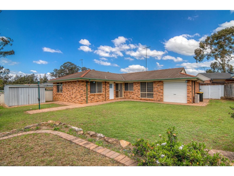 4 Barrett Place, Cranebrook NSW 2749