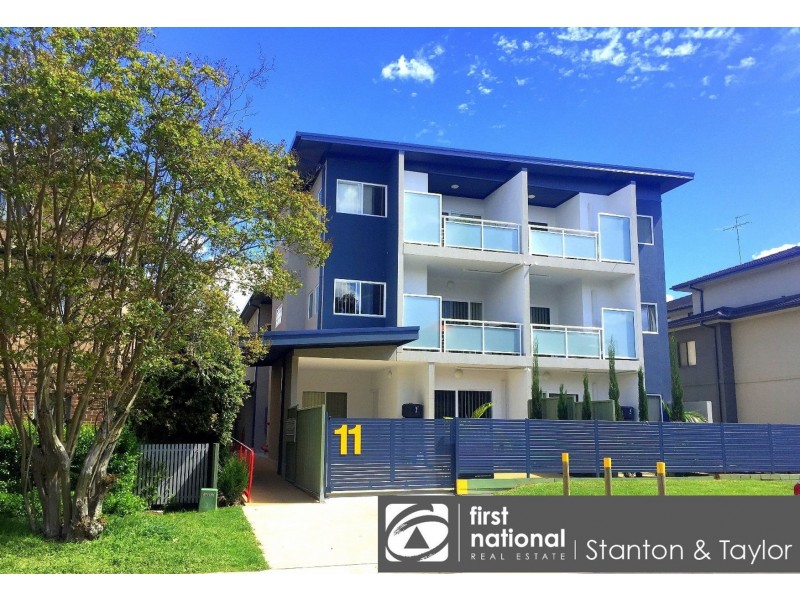 2/11 Regentville Road, Penrith NSW 2750