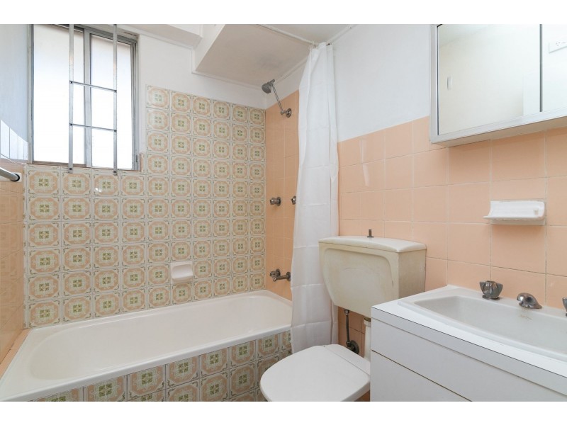 2/15-17 First Street, Kingswood NSW 2747