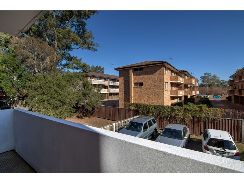 2/15-17 First Street, Kingswood NSW 2747