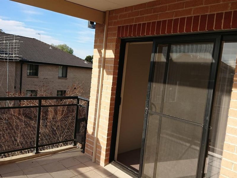 16/10-12 Regentville Road, Jamisontown NSW 2750