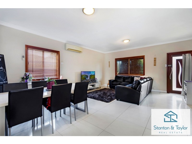 4 Lincoln Drive, Cambridge Park NSW 2747