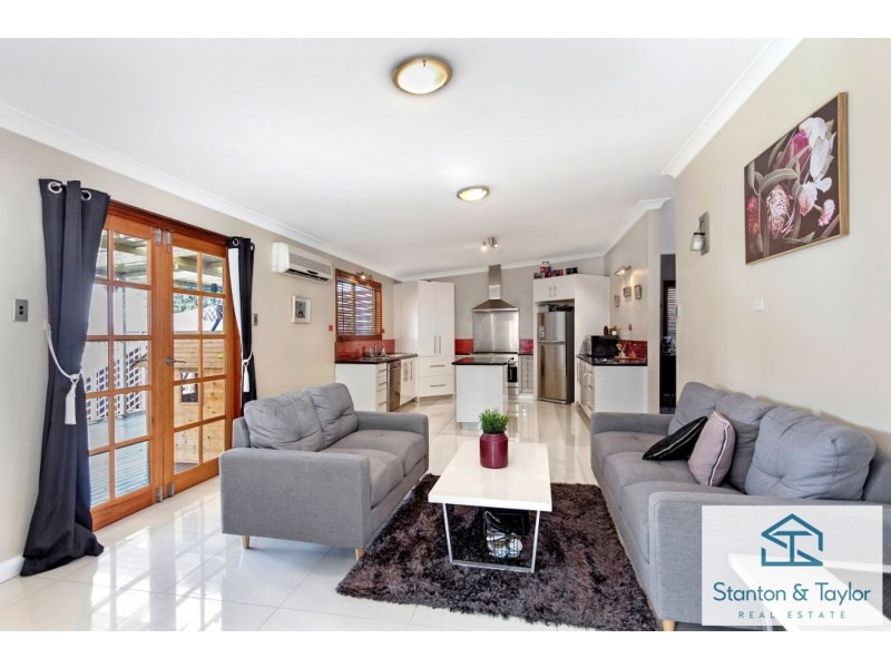 4 Lincoln Drive, Cambridge Park NSW 2747