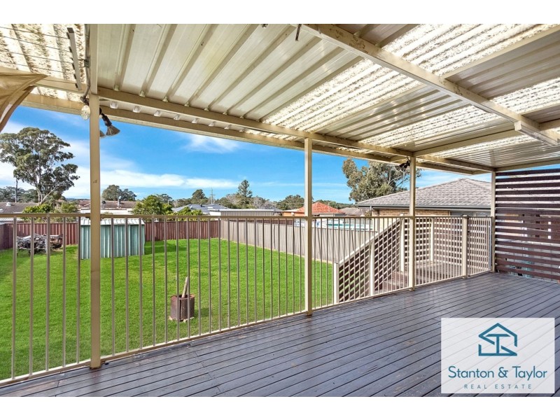 4 Lincoln Drive, Cambridge Park NSW 2747