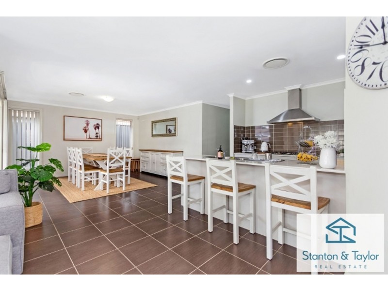 11 Domus Street, Glenmore Park NSW 2745