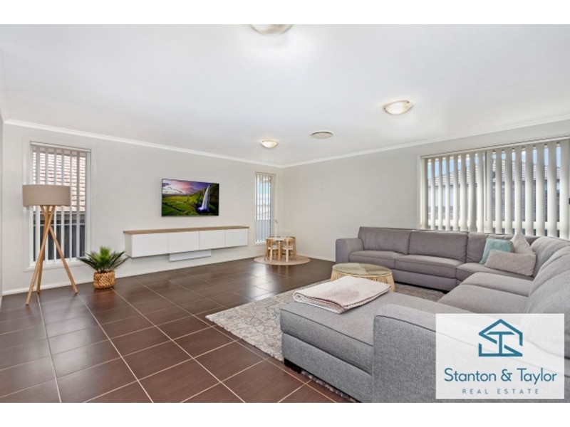 11 Domus Street, Glenmore Park NSW 2745