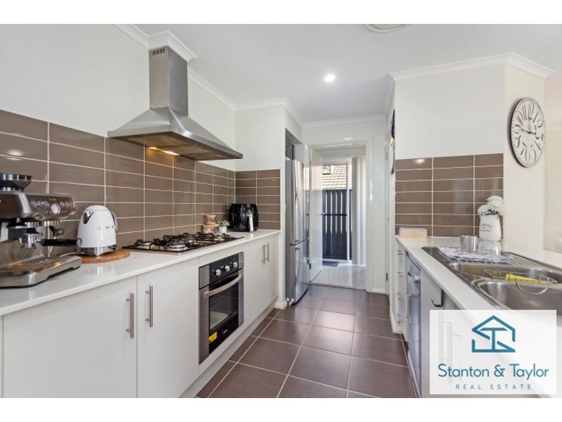 11 Domus Street, Glenmore Park NSW 2745