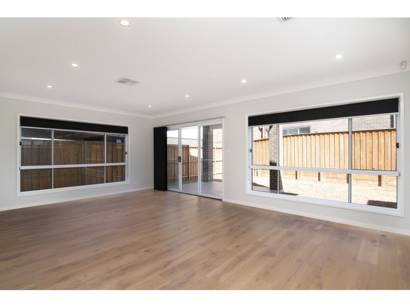 9 Gunyah Drive, Glenmore Park NSW 2745