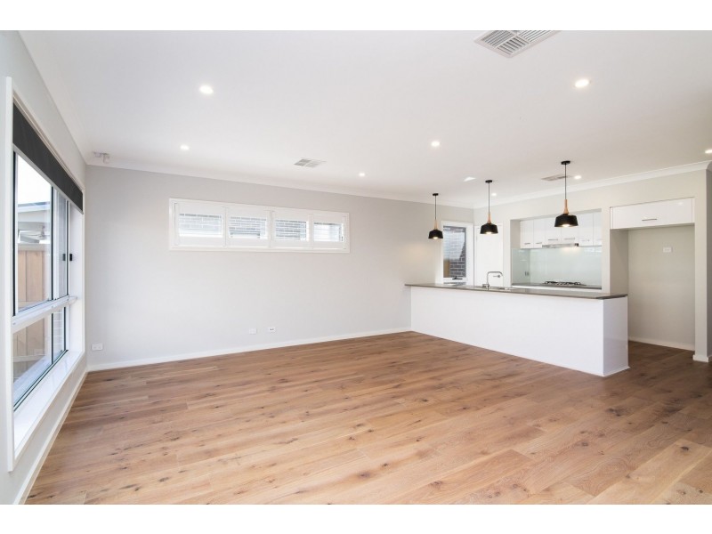 9 Gunyah Drive, Glenmore Park NSW 2745