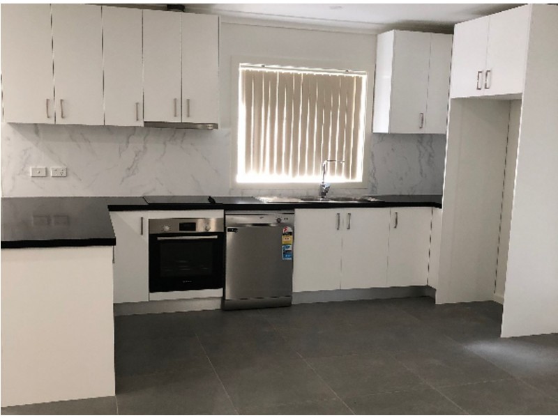 2/1 Gladys, Kingswood NSW 2747