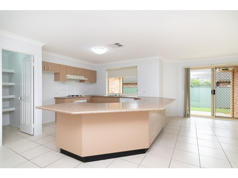 4 Hillside Circuit, Cranebrook NSW 2749