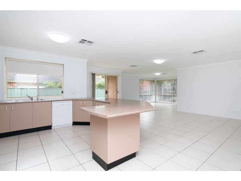 4 Hillside Circuit, Cranebrook NSW 2749