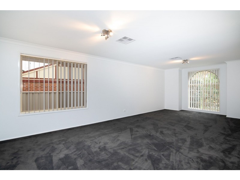 4 Hillside Circuit, Cranebrook NSW 2749