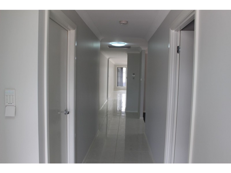 3 Janssen Street, Ropes Crossing NSW 2760