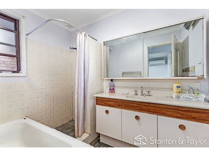 11/33 Woodview Road, Oxley Park NSW 2760