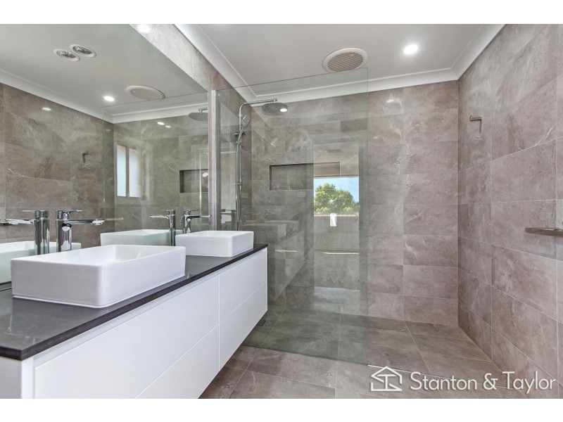 4 Turnberry Crescent, Glenmore Park NSW 2745