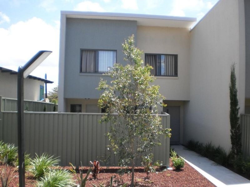 2/84 Woodlands Drive, Glenmore Park NSW 2745