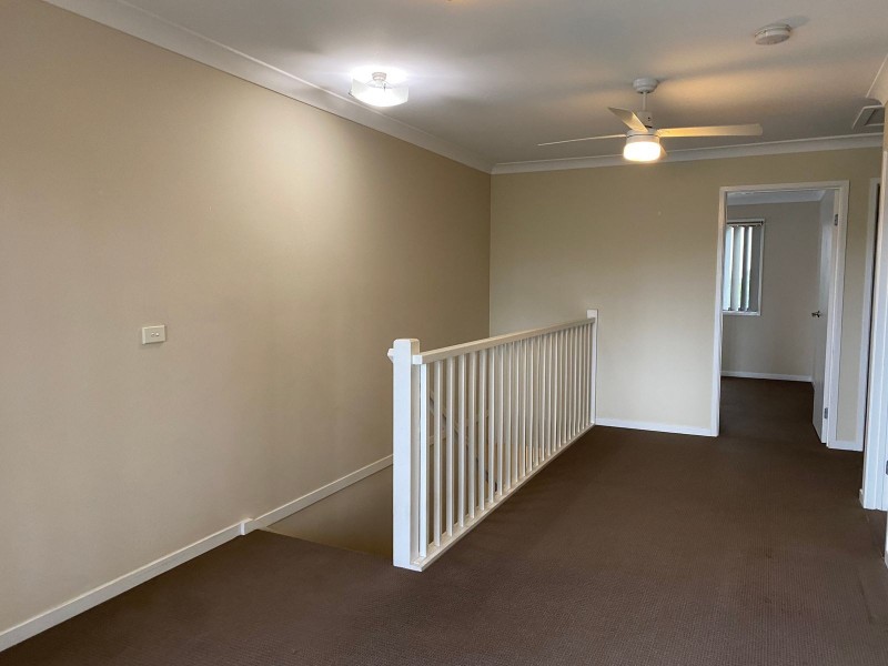 2/84 Woodlands Drive, Glenmore Park NSW 2745