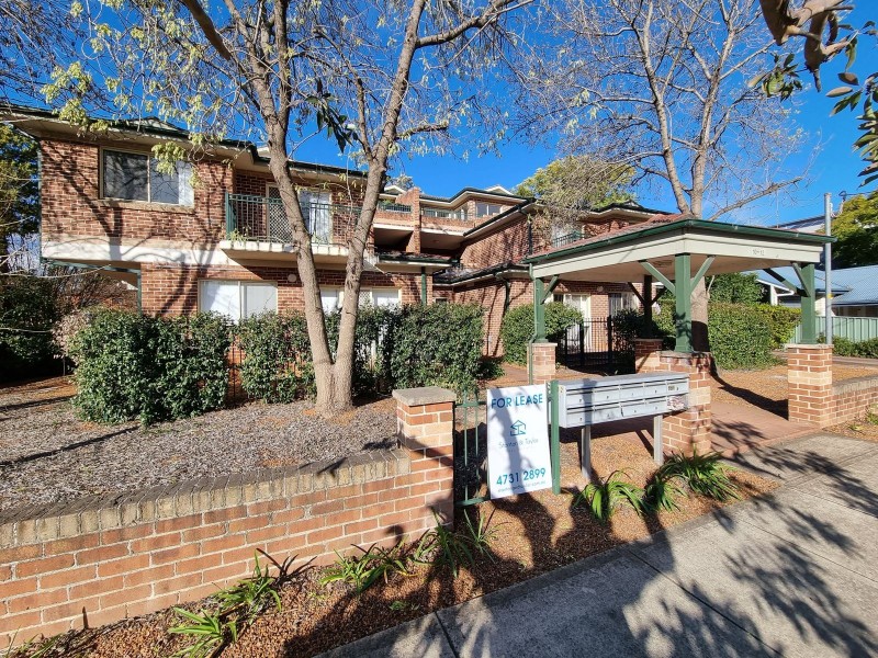 2/10 Dent Street, Penrith NSW 2750