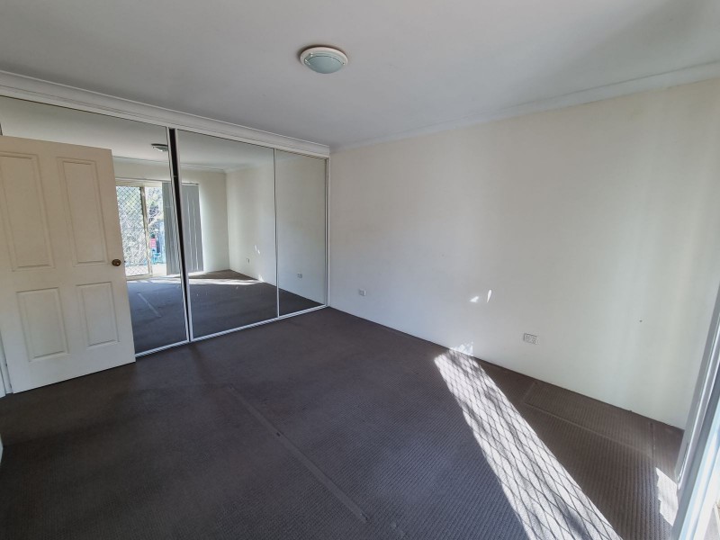 2/10 Dent Street, Penrith NSW 2750