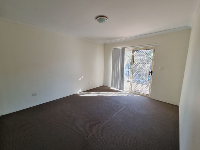 2/10 Dent Street, Penrith NSW 2750