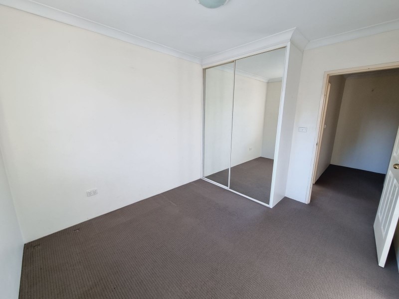 2/10 Dent Street, Penrith NSW 2750