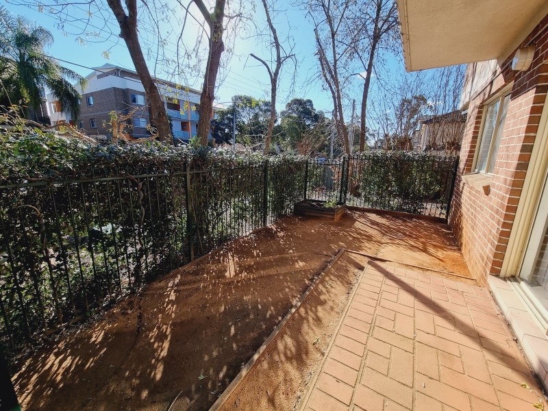 2/10 Dent Street, Penrith NSW 2750