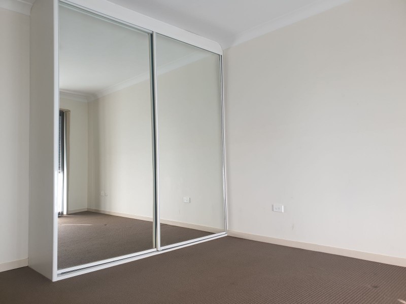 11/84 Woodlands Drive, Glenmore Park NSW 2745