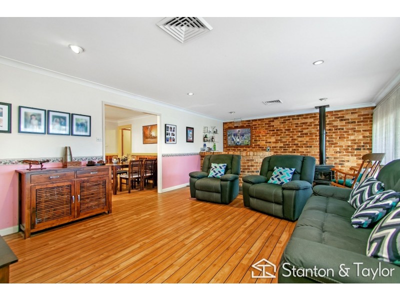 5 Colling Avenue, Werrington County NSW 2747