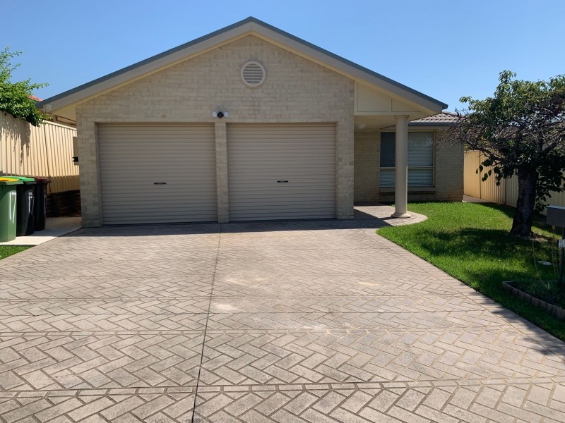 17 Bindee Close, Glenmore Park NSW 2745