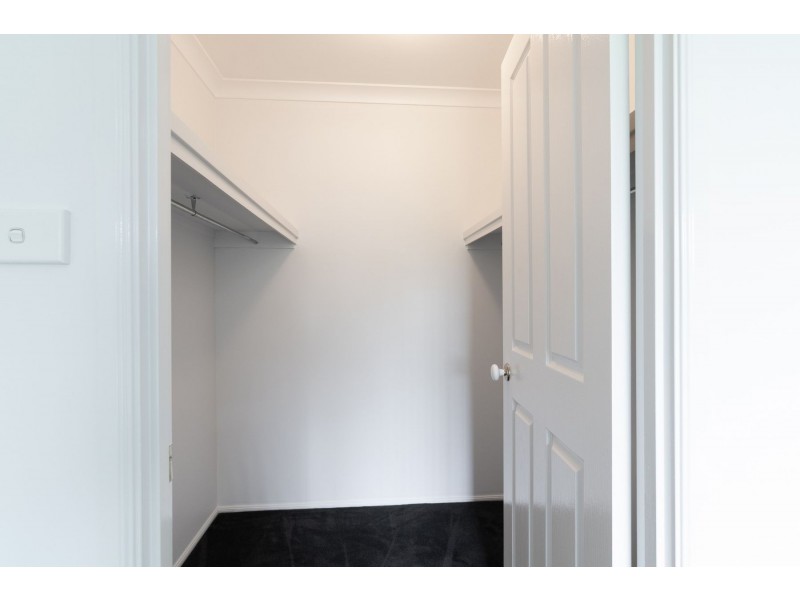 4 Hillside Circuit, Cranebrook NSW 2749