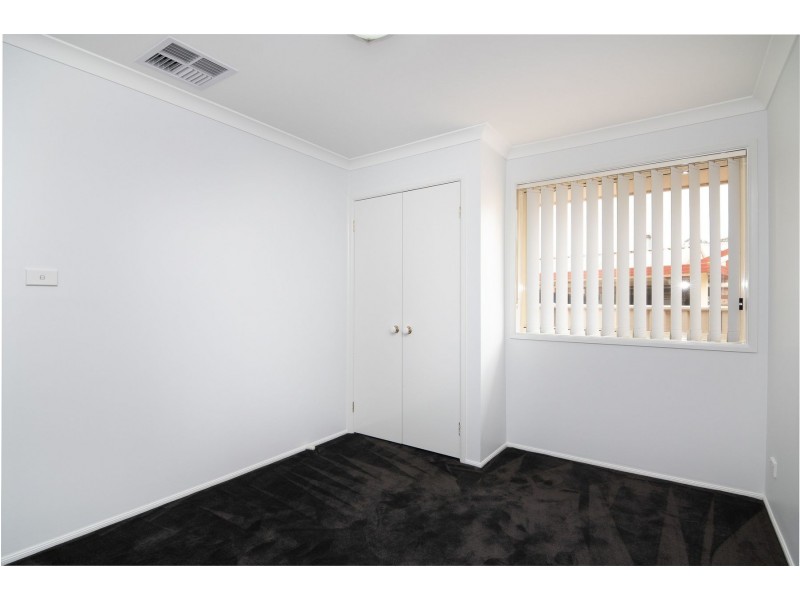 4 Hillside Circuit, Cranebrook NSW 2749