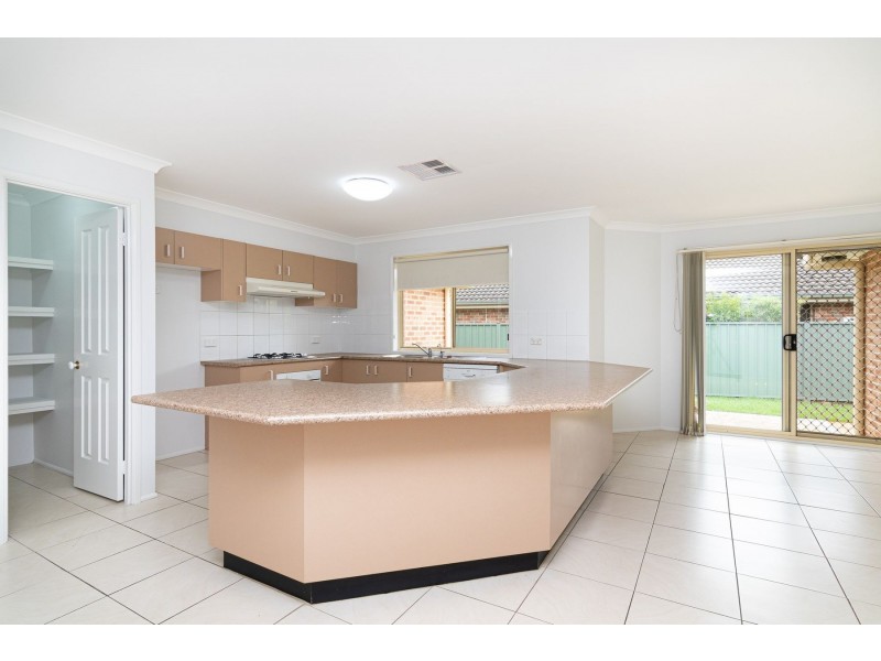 4 Hillside Circuit, Cranebrook NSW 2749