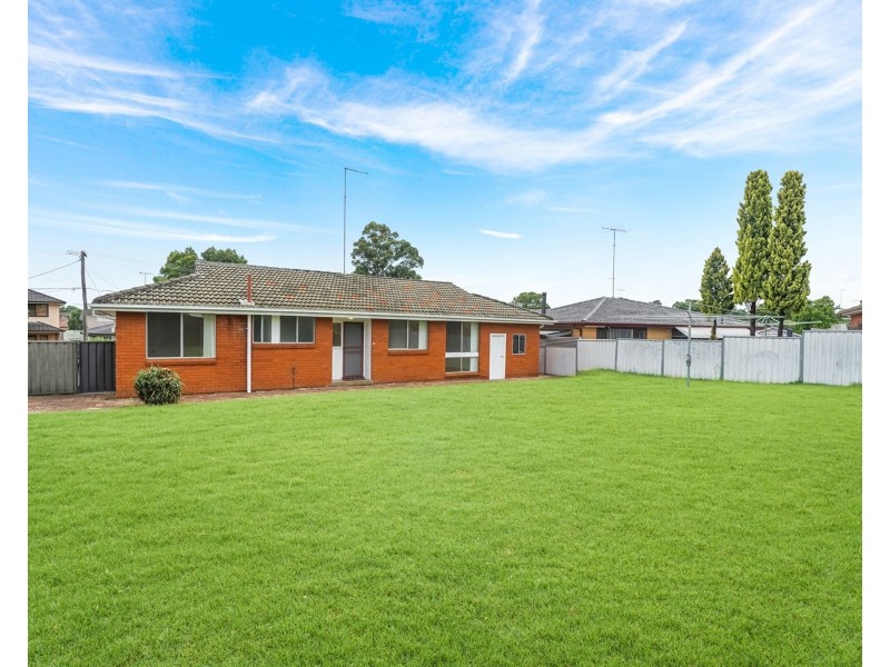 4 Gamenya Avenue, South Penrith NSW 2750