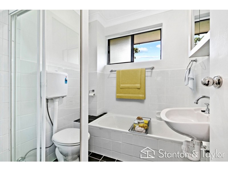 8/8 Macquarie Avenue, Penrith NSW 2750