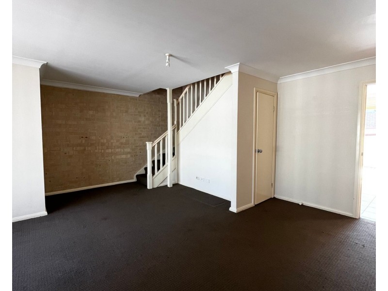 2/63 Jones Street, Kingswood NSW 2747