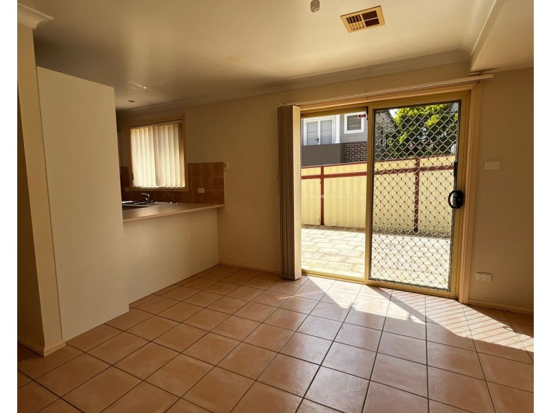 2/63 Jones Street, Kingswood NSW 2747