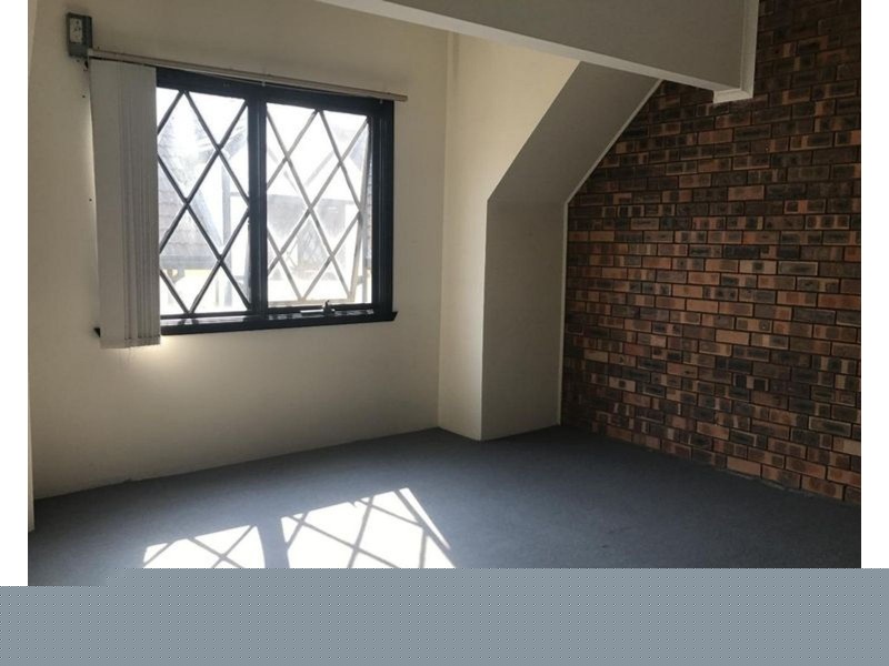 2/124 Lethbridge Street, Penrith NSW 2750