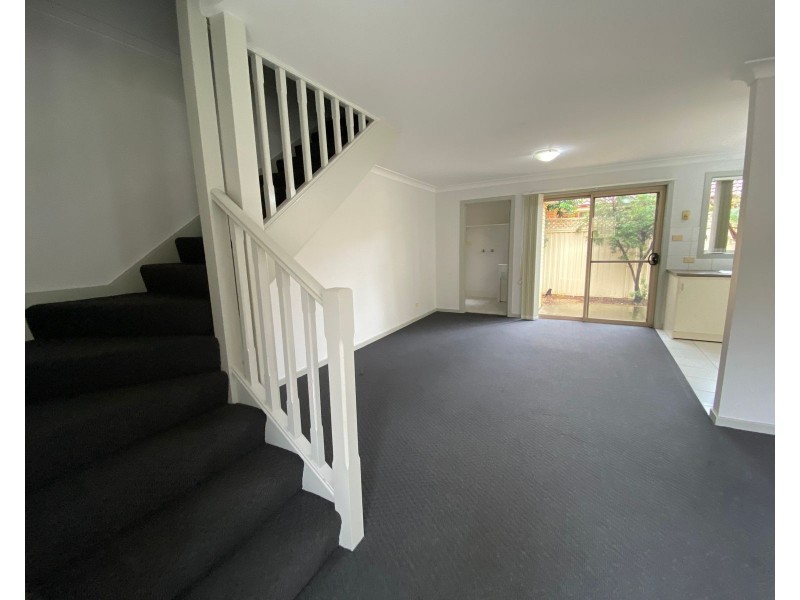 2/41-43 Jamison Road, Kingswood NSW 2340