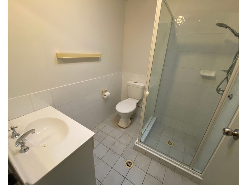 2/41-43 Jamison Road, Kingswood NSW 2340