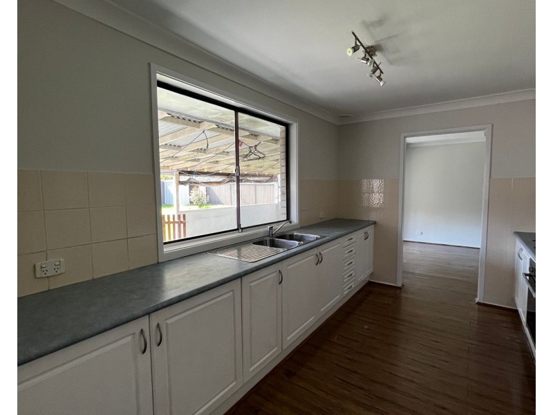 28 Greenway Drive, South Penrith NSW 2750