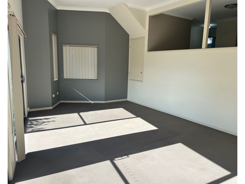 5/84 Woodlands Drive, Glenmore Park NSW 2745