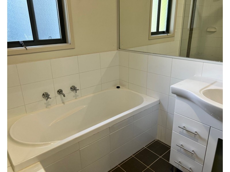 5/84 Woodlands Drive, Glenmore Park NSW 2745