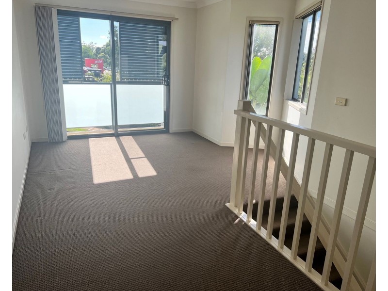 5/84 Woodlands Drive, Glenmore Park NSW 2745