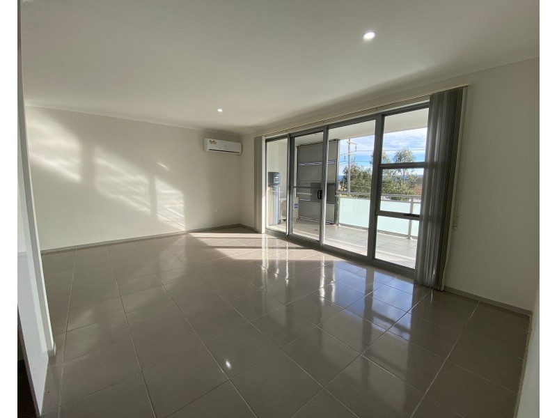 21/4 Colless Street, Penrith NSW 2750