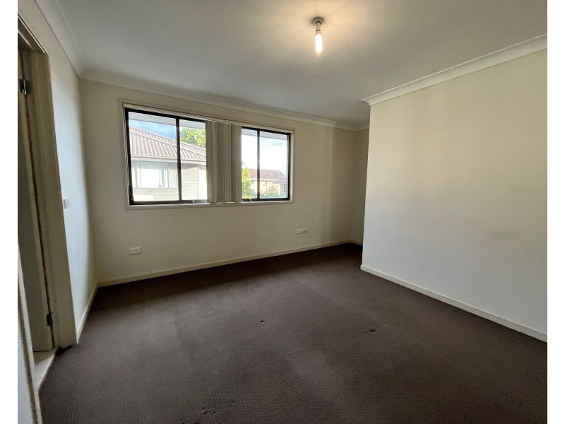 4/32 Luttrell Street, Glenmore Park NSW 2745