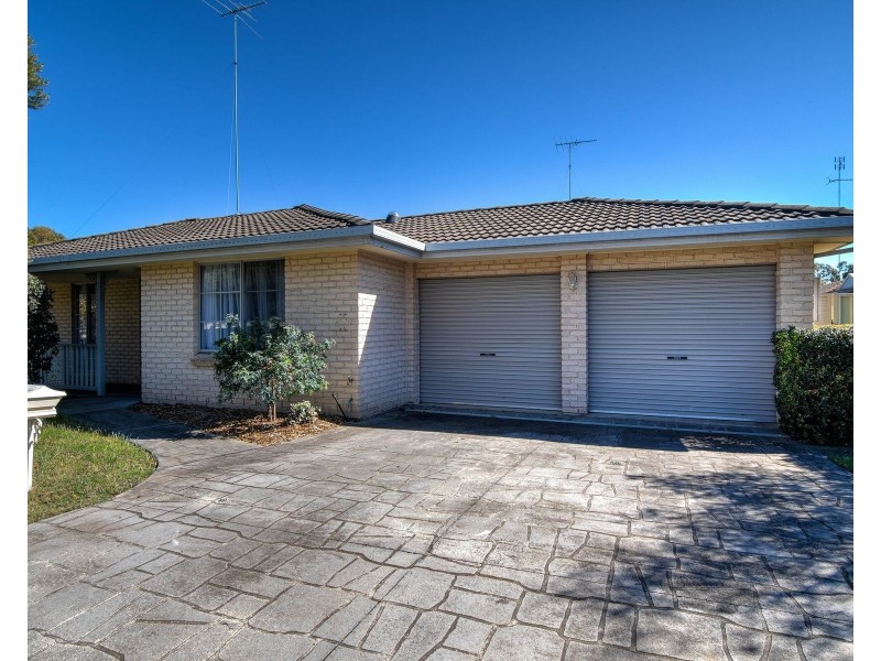 17 Muirfield Crescent, Glenmore Park NSW 2745