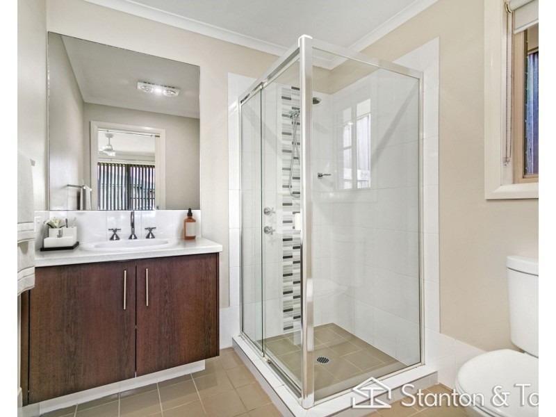 11 Sunrise Terrace, Glenmore Park NSW 2745